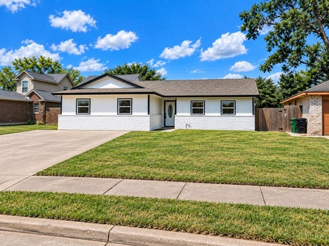 Photo of 4910 Croker Ridge Road, Houston, TX 77053 (MLS # 68321680)