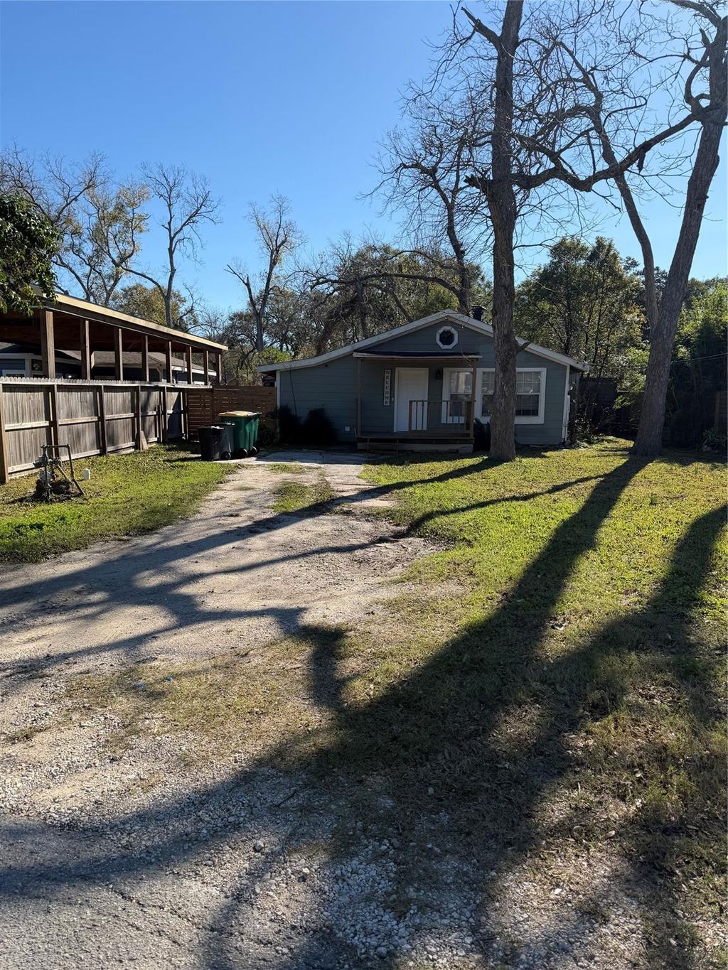 Photo of 323 Reppert Street, Bacliff, TX 77518 (MLS # 76335123)