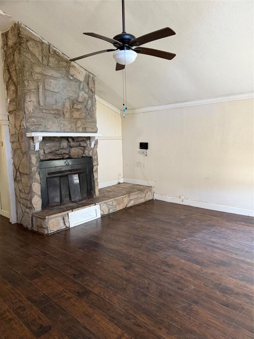 Photo of 323 Reppert Street, Bacliff, TX 77518 (MLS # 76335123)