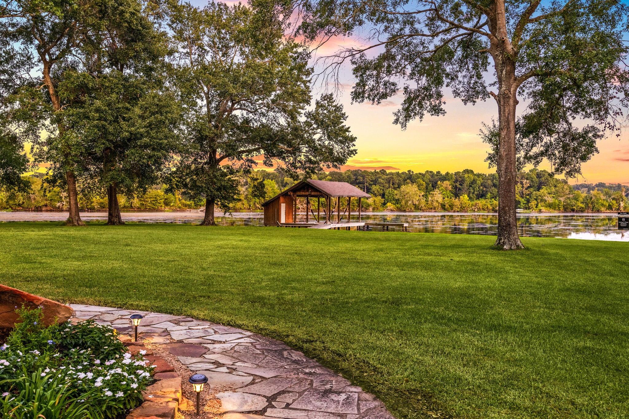 15050 Lake Paula Drive