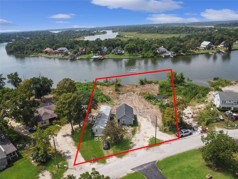 Multifamily For Sale - 207 Riverside Street<br/> Highlands, TX 77562