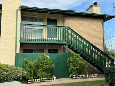 1516 Bay Area Boulevard Q-8 Houston TX 77058