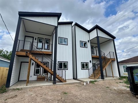 Photo of 331 Delaware St St, Houston, TX 77029 (MLS # 90768940)