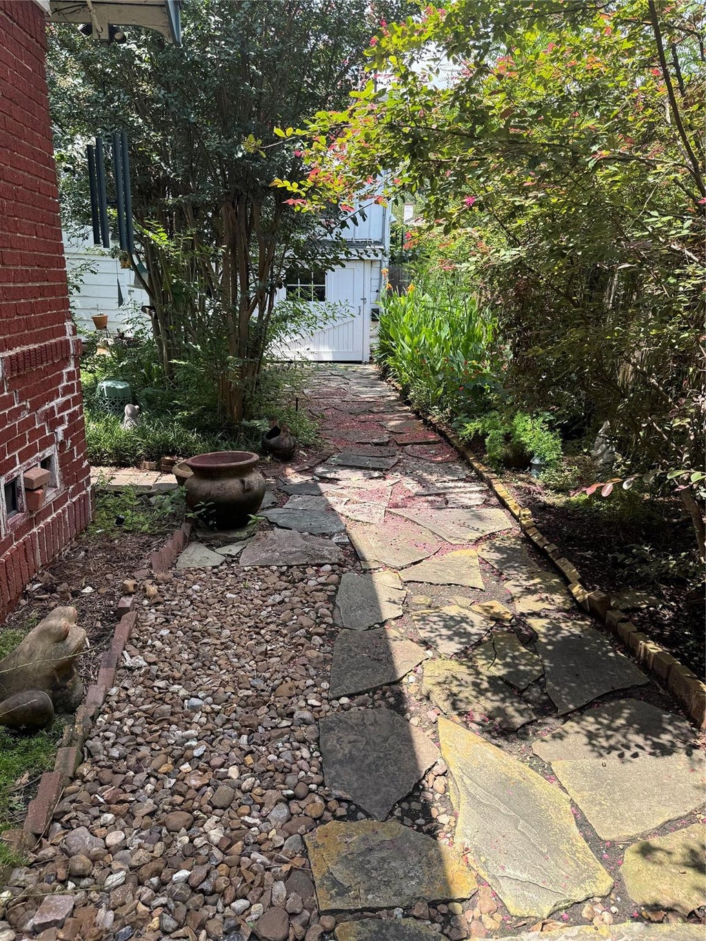 Photo of 1634 Branard Street, Houston, TX 77006 (MLS # 64692629)