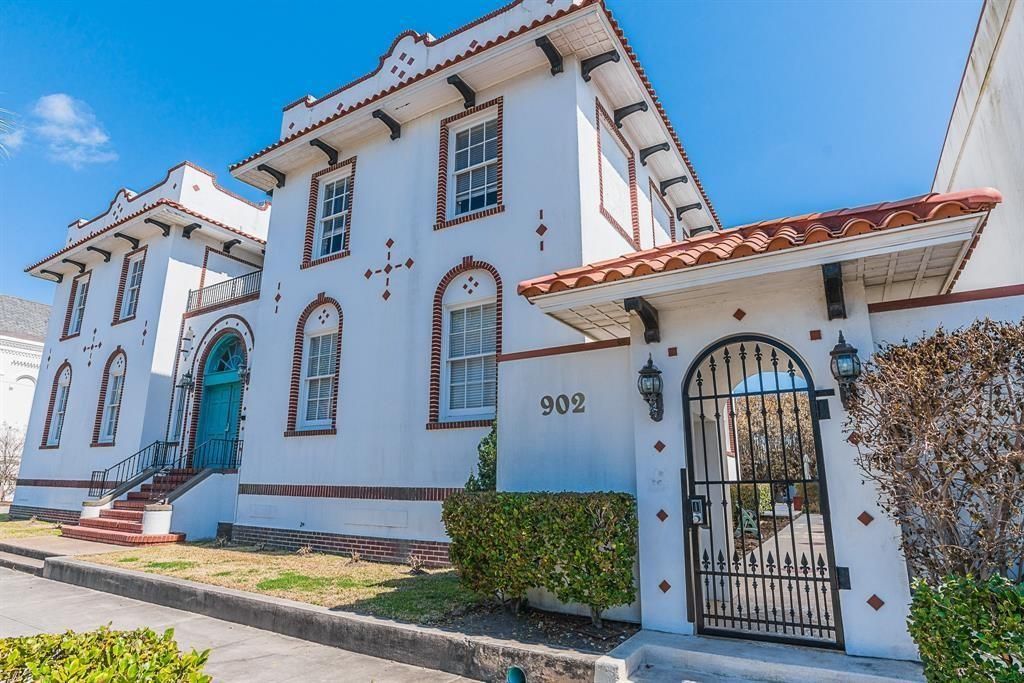 Photo of 902 22nd Street #10, Galveston, TX 77550 (MLS # 68809609)