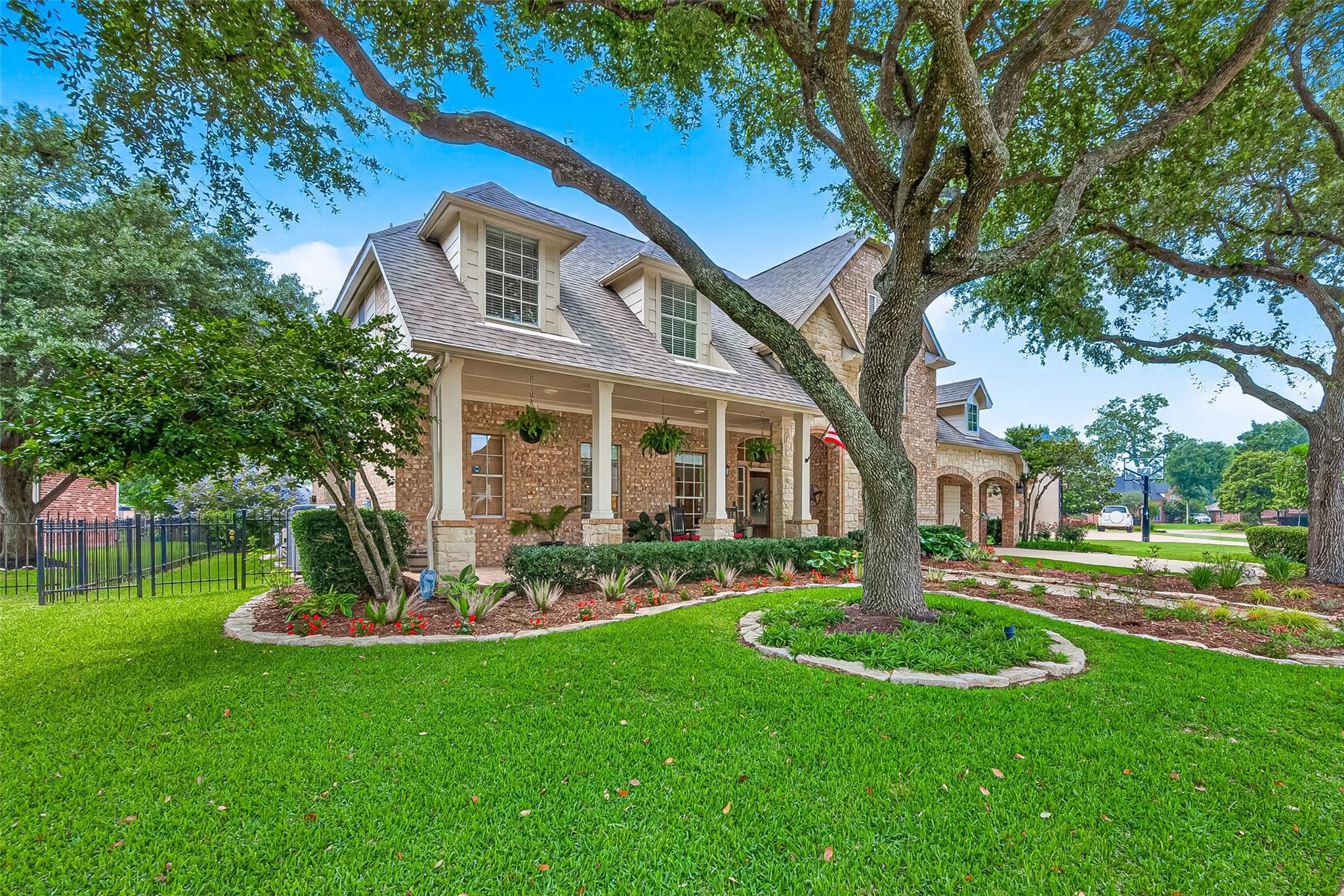 2523 Old South Drive