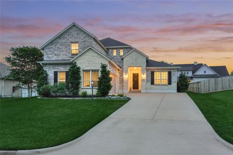 Photo of 71 Victoria Drive W, Montgomery, TX 77356 (MLS # 89875385)