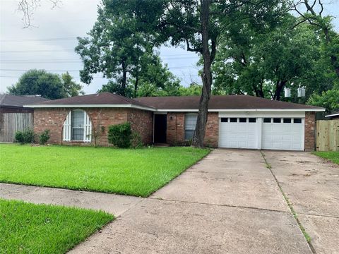 Photo of 7739 Bunker Wood Lane, Houston, TX 77086 (MLS # 65255016)