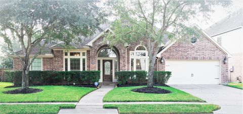 13804 Lakewater Drive Pearland TX 77584