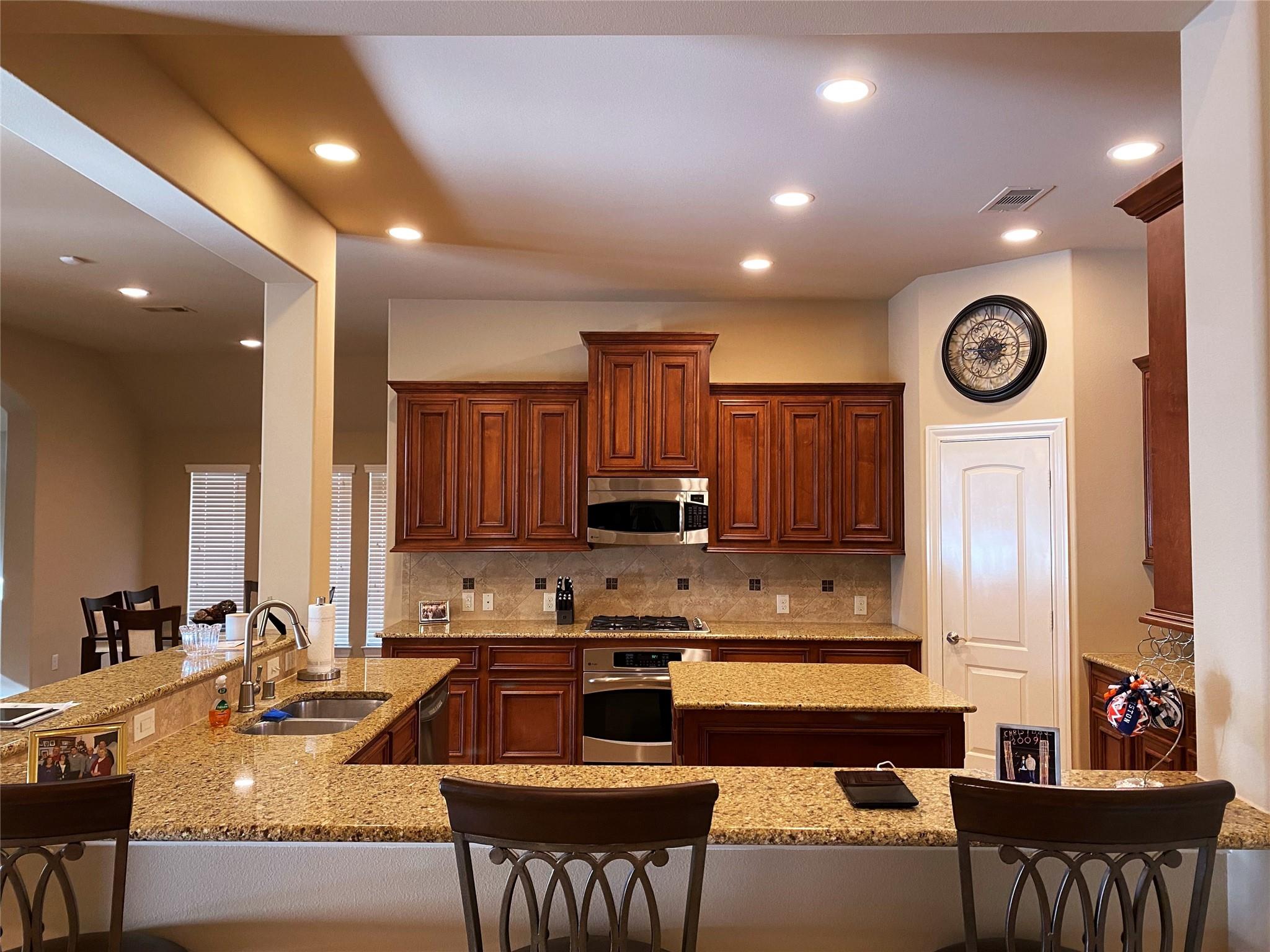 13804 Lakewater Drive