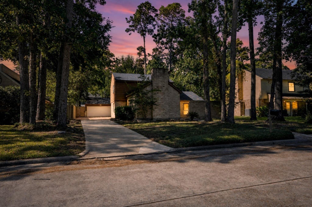 Photo of 2038 Parkdale Drive, Houston, TX 77339 (MLS # 25213162)