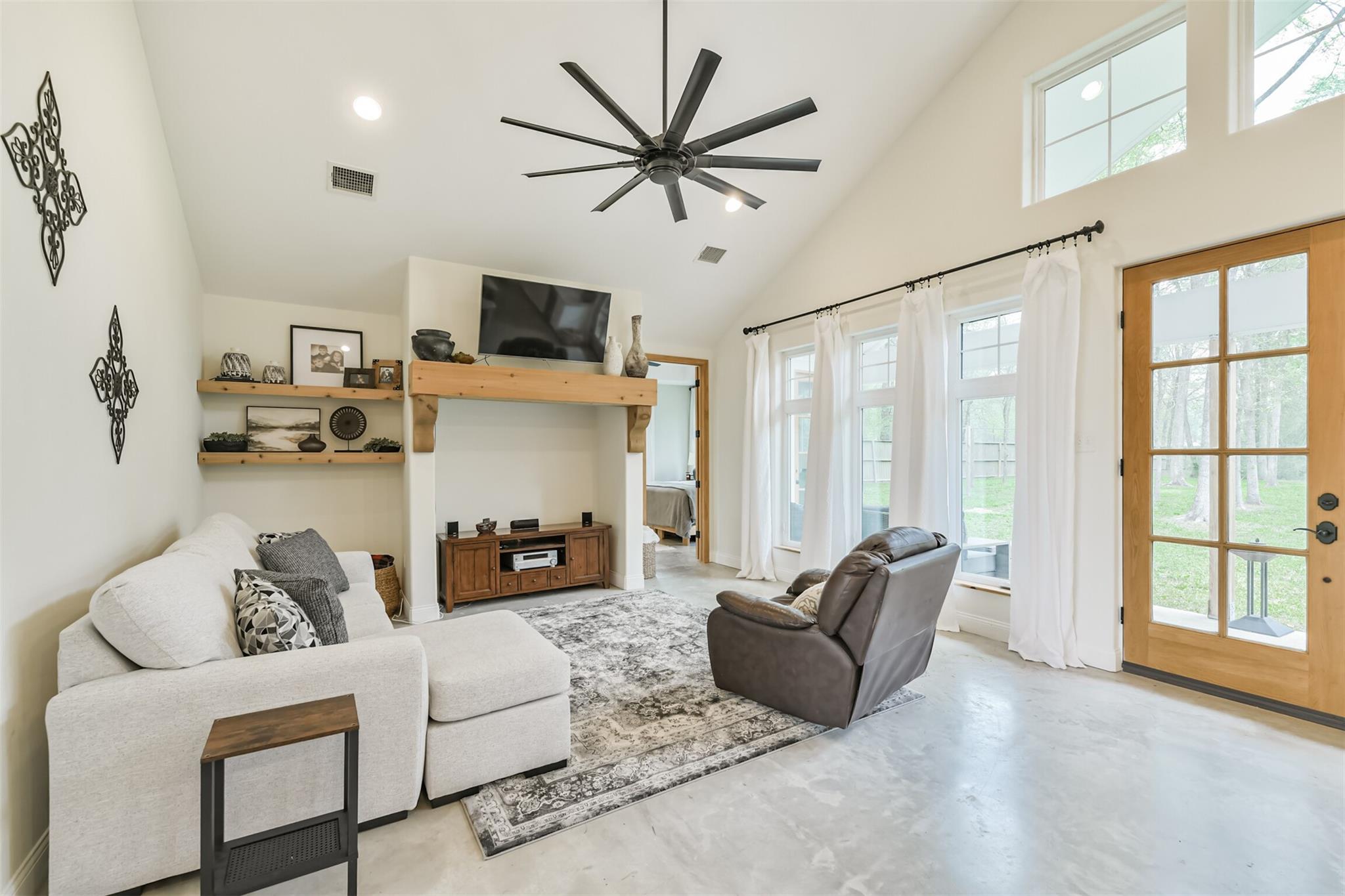 118 Mapleleaf Street