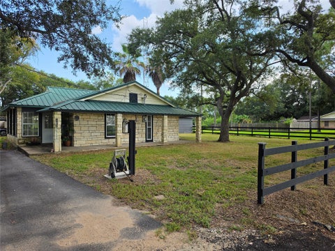 Photo of 8435 Peters Road, Manvel, TX 77578 (MLS # 60613801)