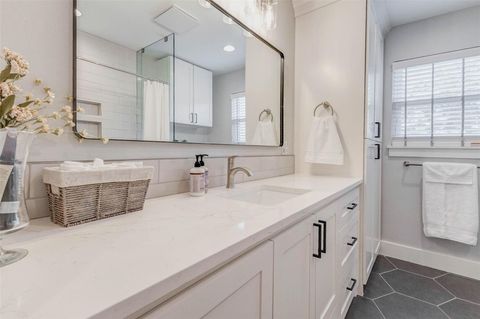 Tiny photo for 963 Del Norte Street, Houston, TX 77018 (MLS # 18328821)