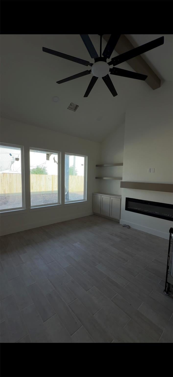 2115 Loc Loma