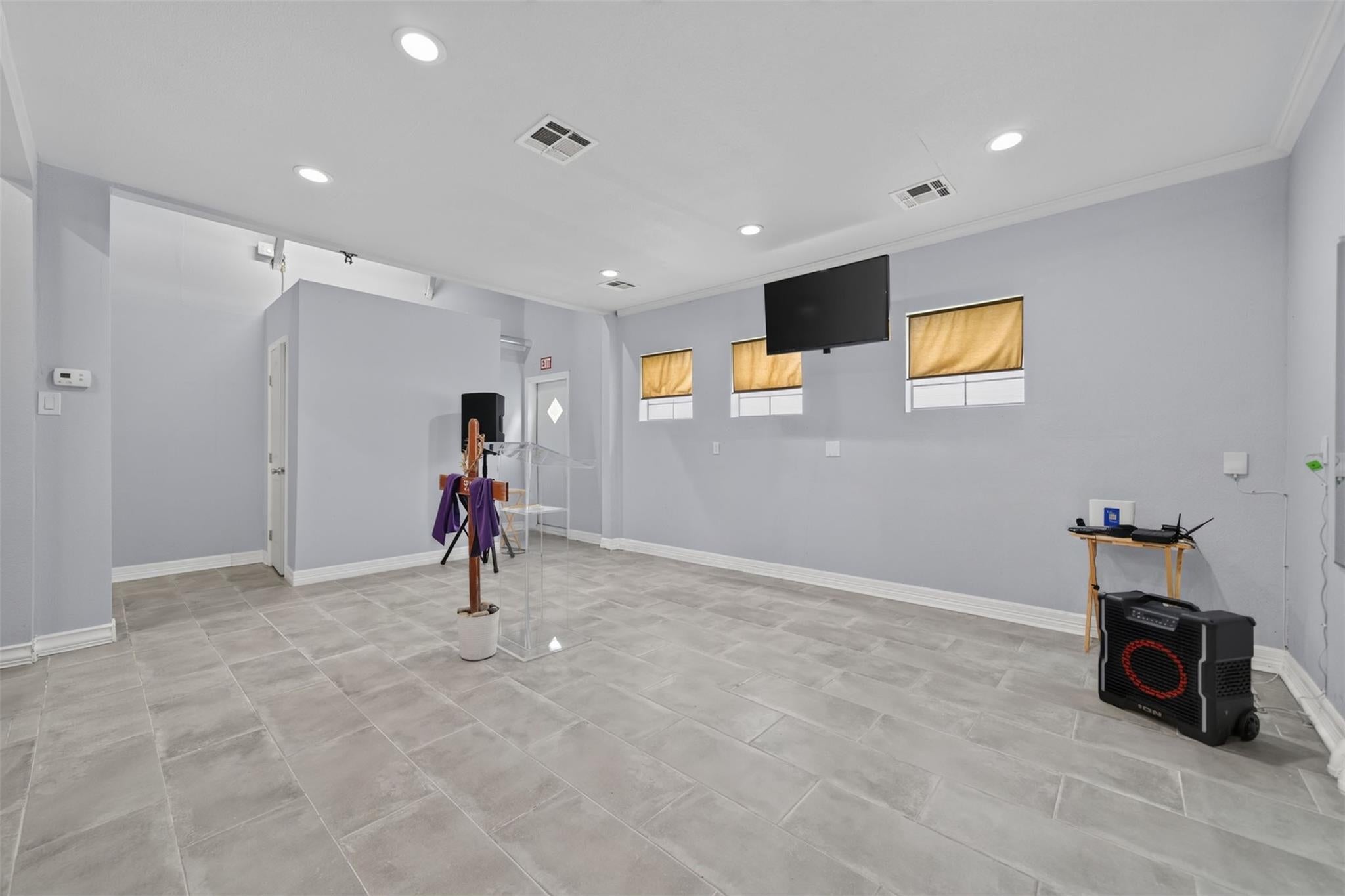 2213 Ellis Drive