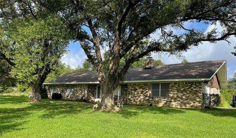 Photo of 2301 State Highway 19, Huntsville, TX 77320 (MLS # 14566350)