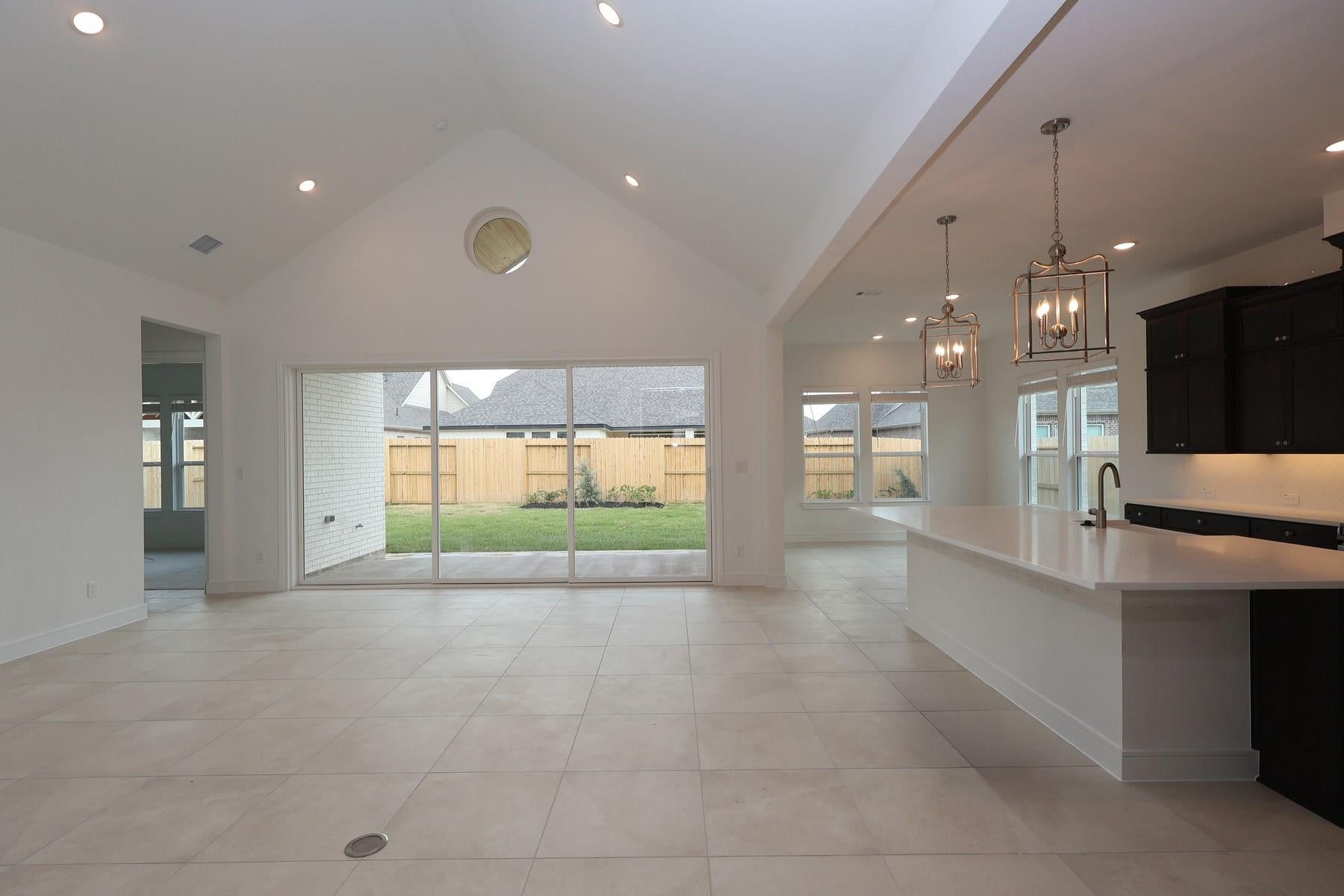 1821 S Wildflower Drive
