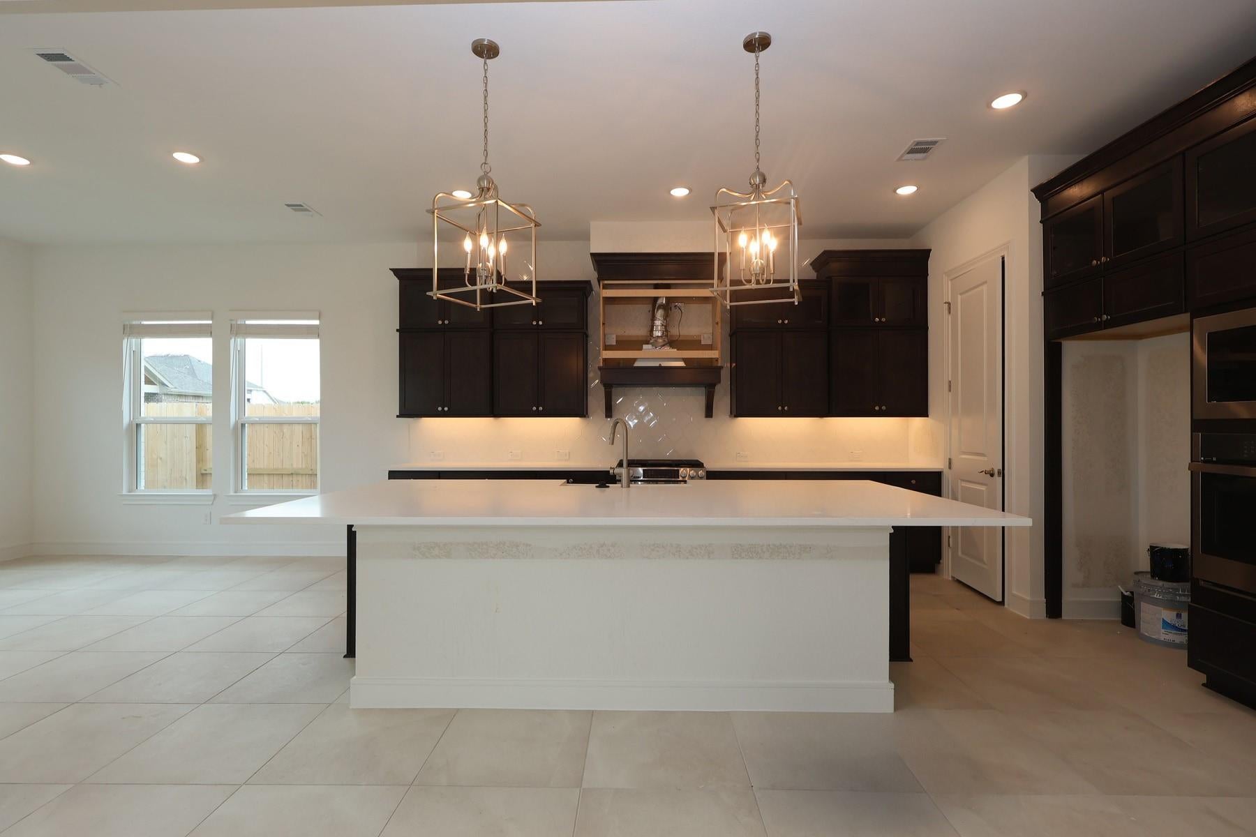 1821 S Wildflower Drive
