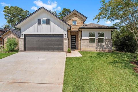 Photo of 3531 White Oak Point Drive, Conroe, TX 77304 (MLS # 31961849)