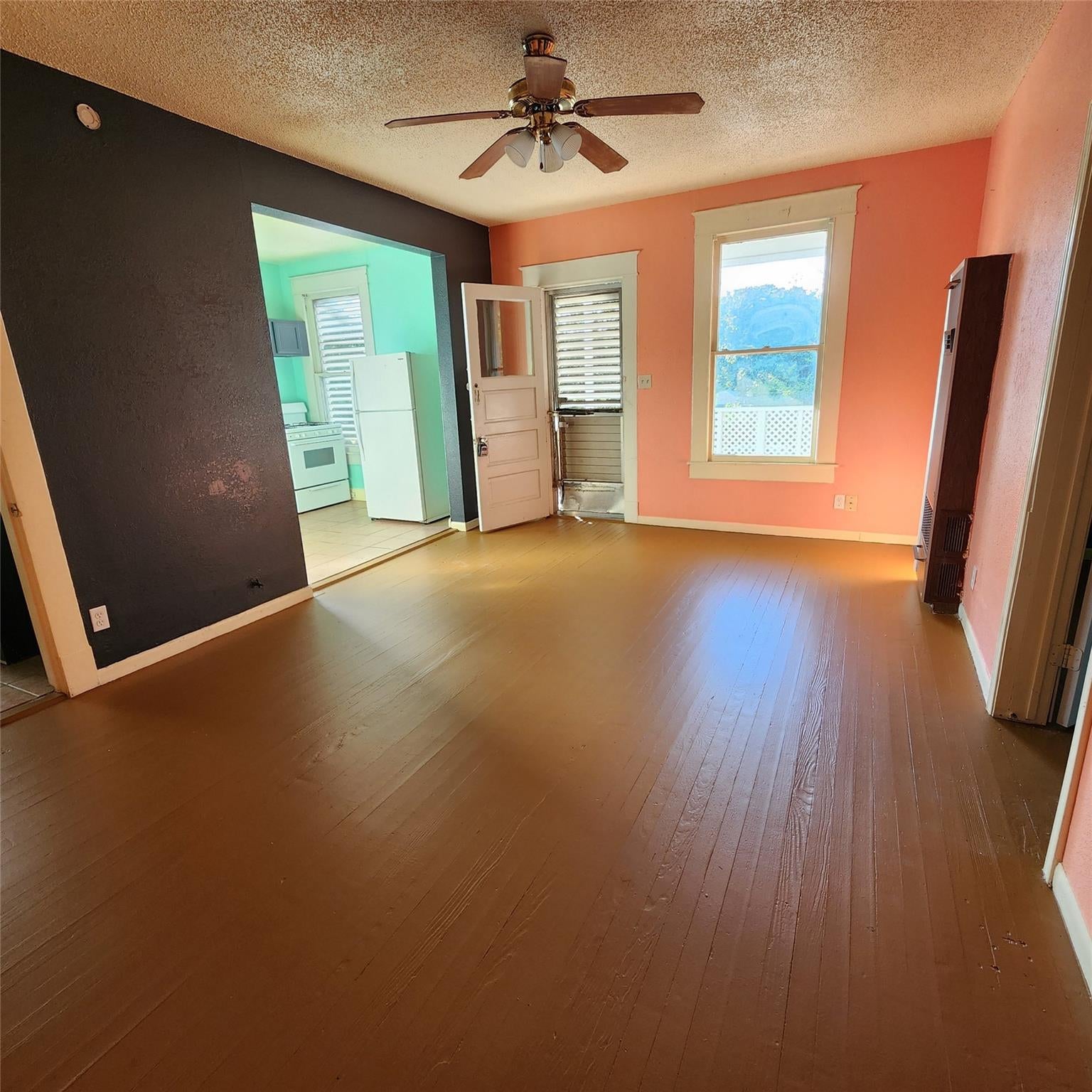 4401 Avenue Q 1/2 2