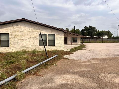 Photo of 208 E York Street, Ganado, TX 77962 (MLS # 39298206)