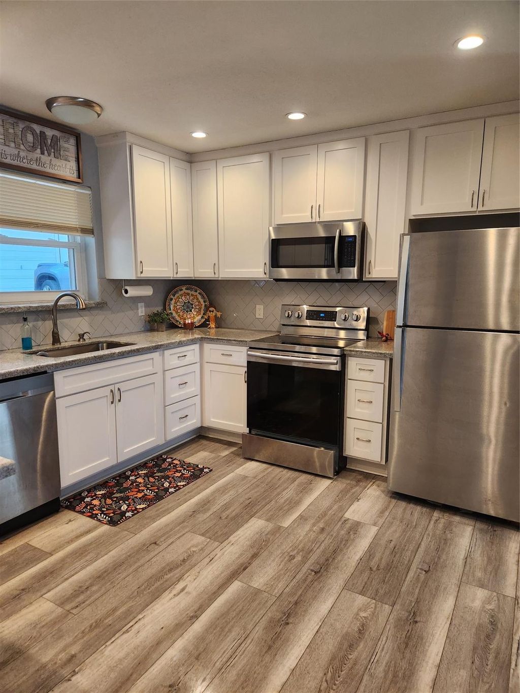 Photo of 13279 Southshore Drive, Conroe, TX 77304 (MLS # 71969493)