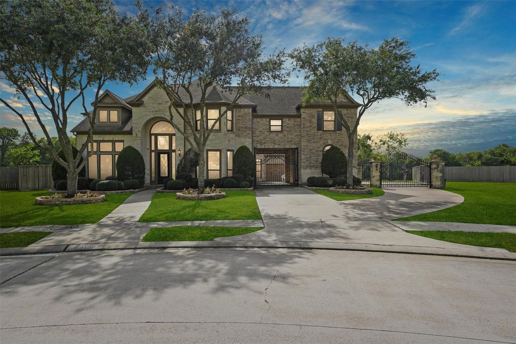 Photo of 3100 Richard Lane, Friendswood, TX 77546 (MLS # 82031241)