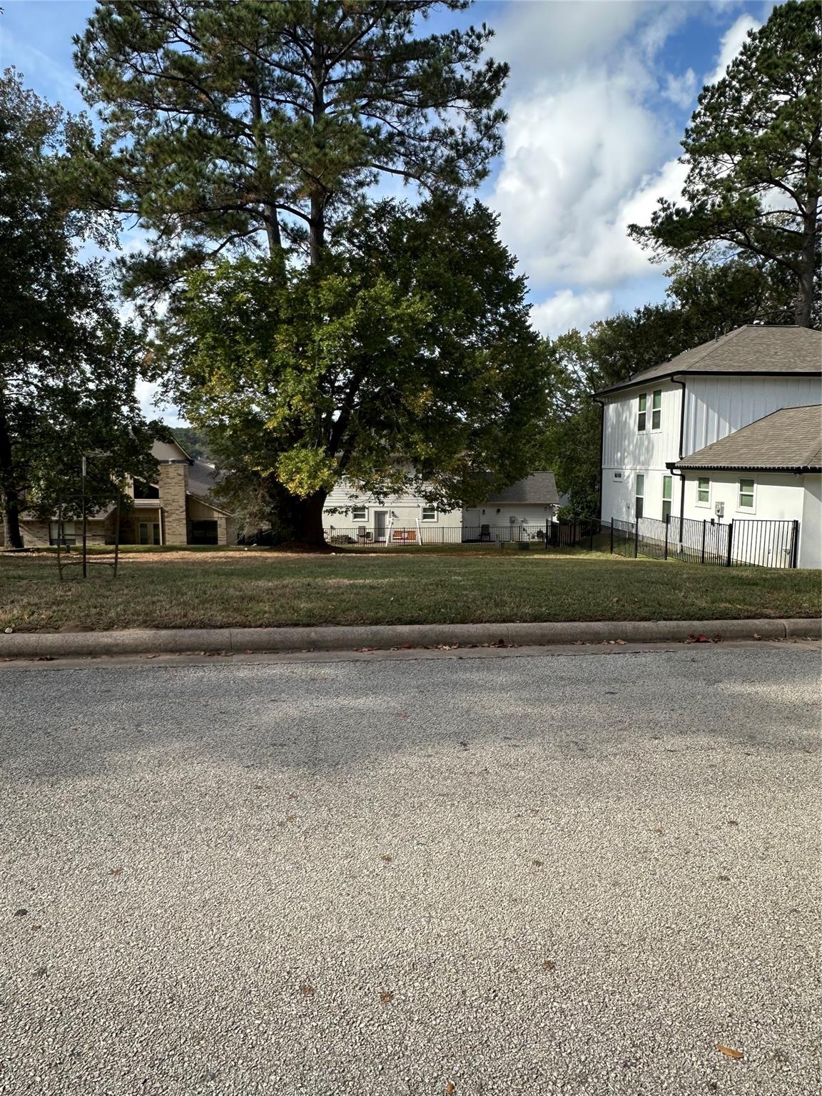 652 Cherry Hills Drive