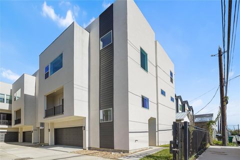 Photo of 3407 Baer Street, Houston, TX 77020 (MLS # 8871478)