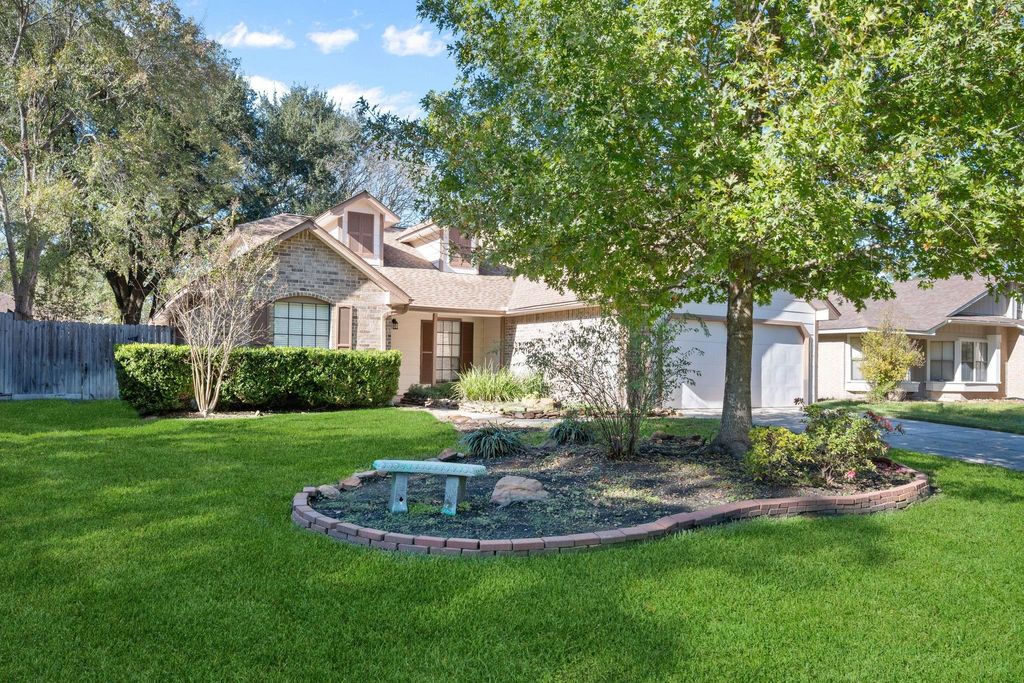 Photo of 2835 Twin Knolls Drive, Kingwood, TX 77339 (MLS # 31169369)
