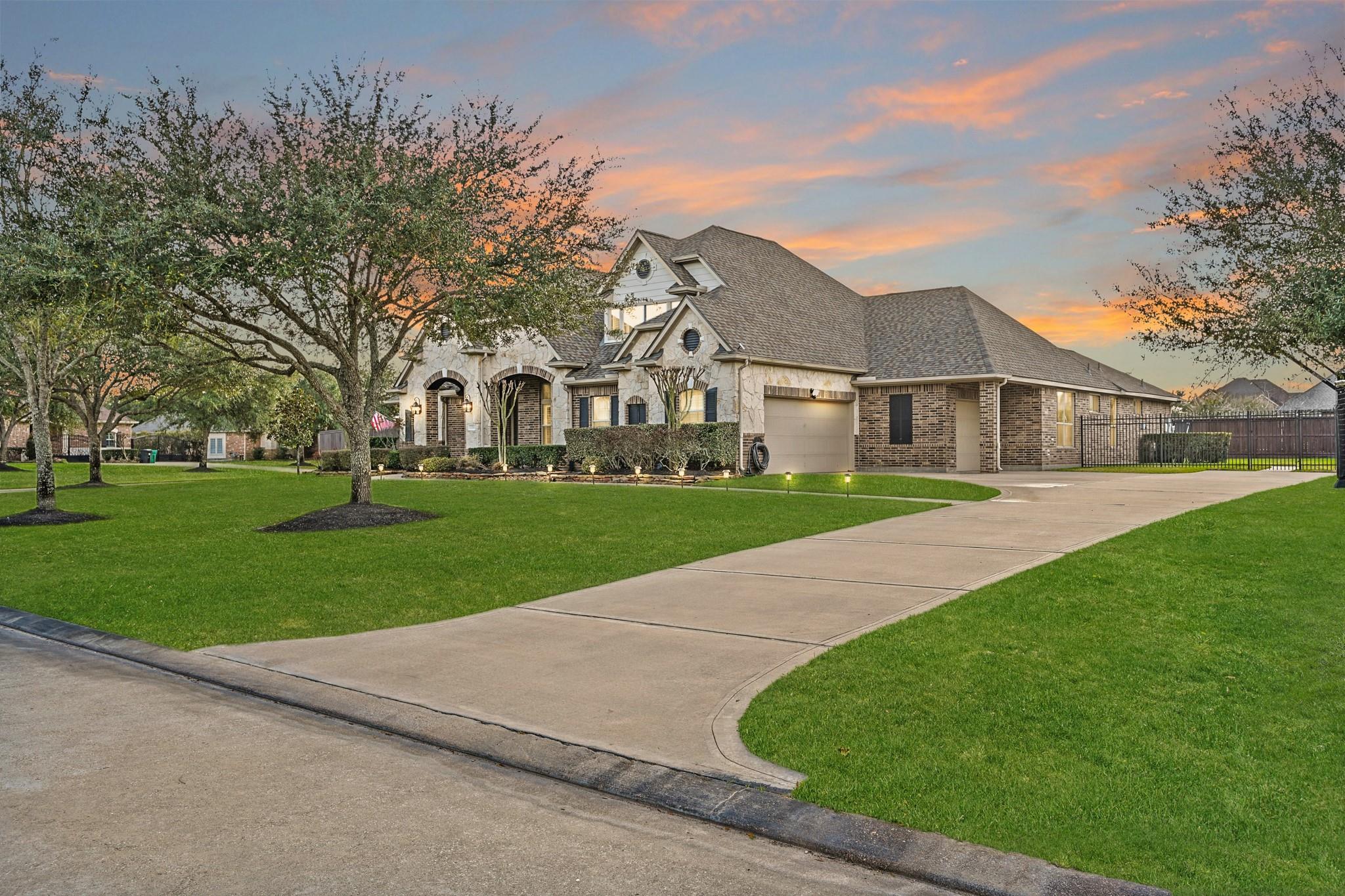 17703 Fairhaven Lake Drive