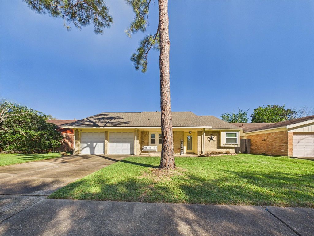 Photo of 16411 Cavendish Drive, Houston, TX 77059 (MLS # 88514198)