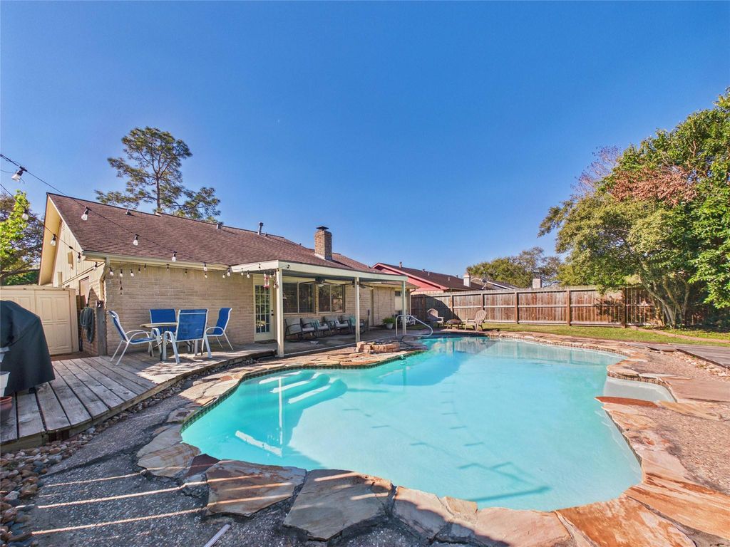 Photo of 16411 Cavendish Drive, Houston, TX 77059 (MLS # 88514198)