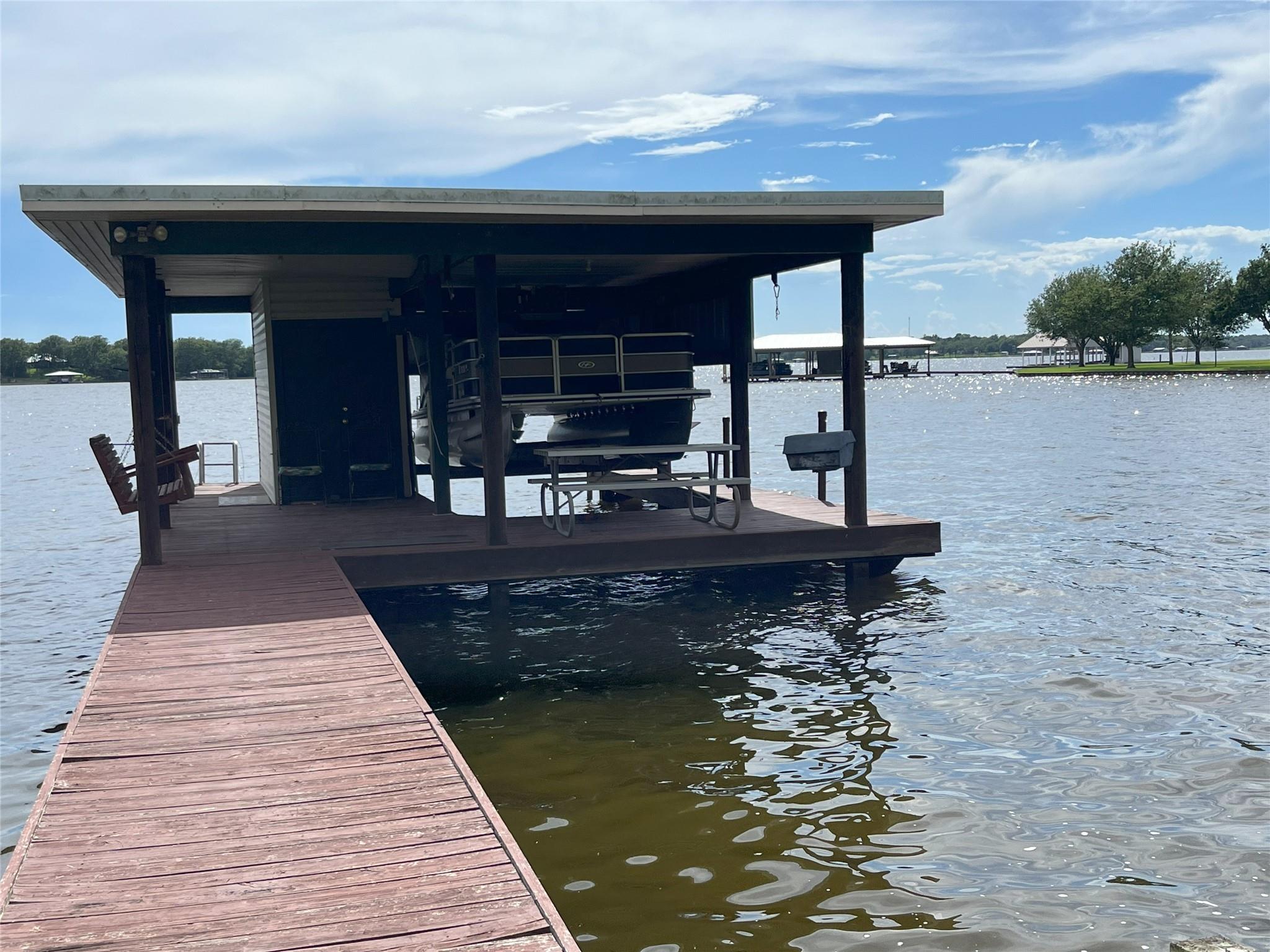 11391 Lakeshore Drive