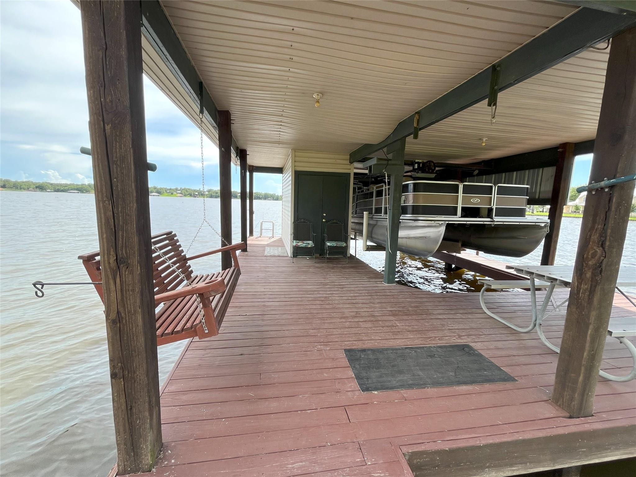 11391 Lakeshore Drive