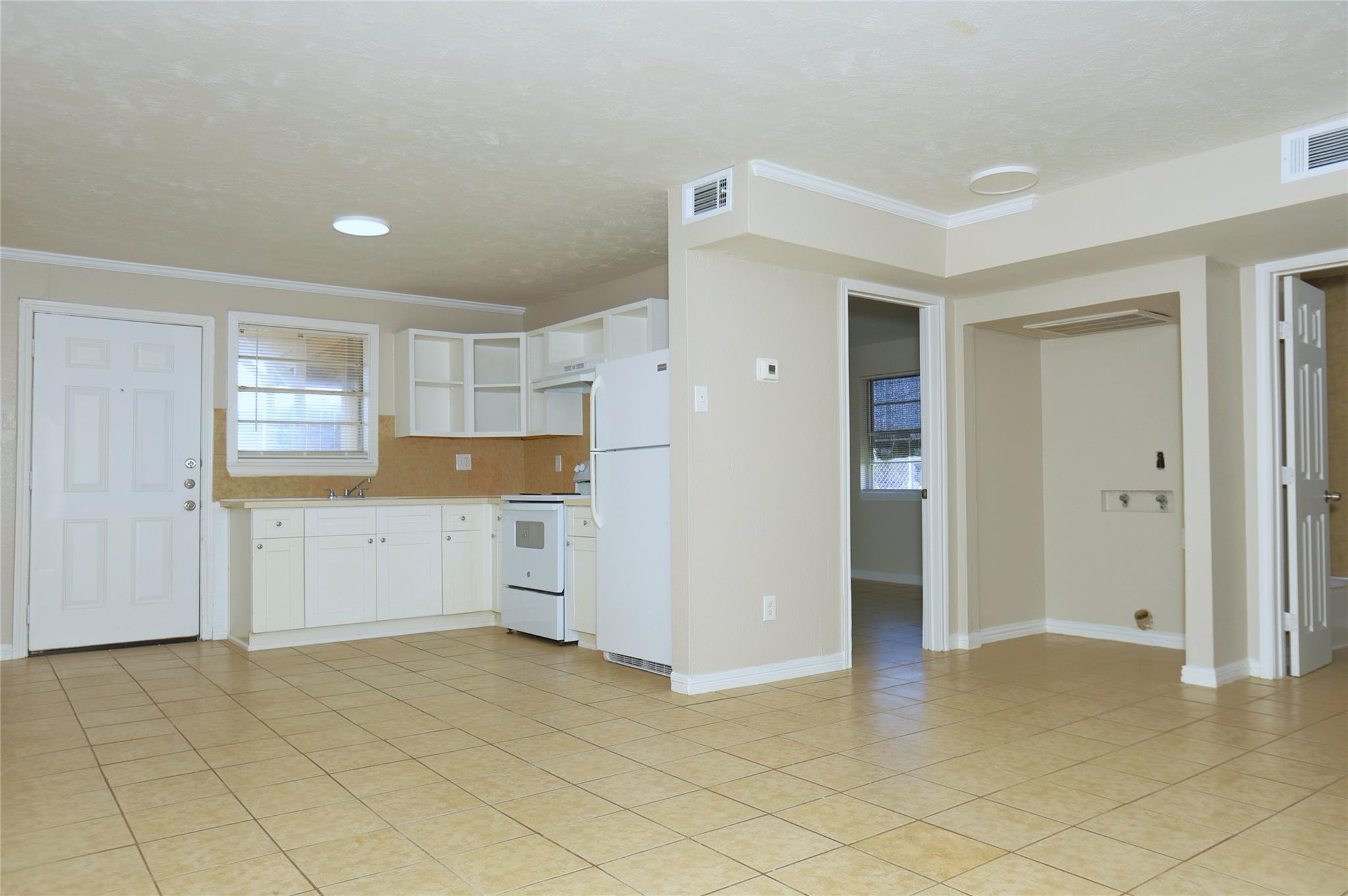 123 W 6th St 2