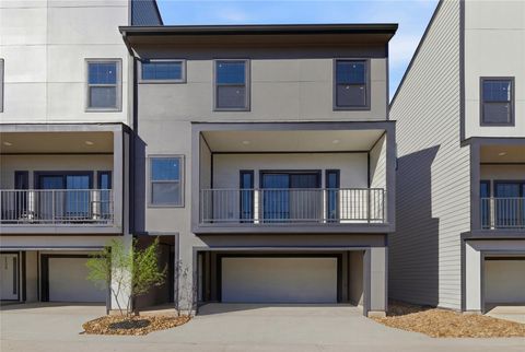 Photo of 11917 N Hoa Sen Circle, Houston, TX 77072 (MLS # 87071394)