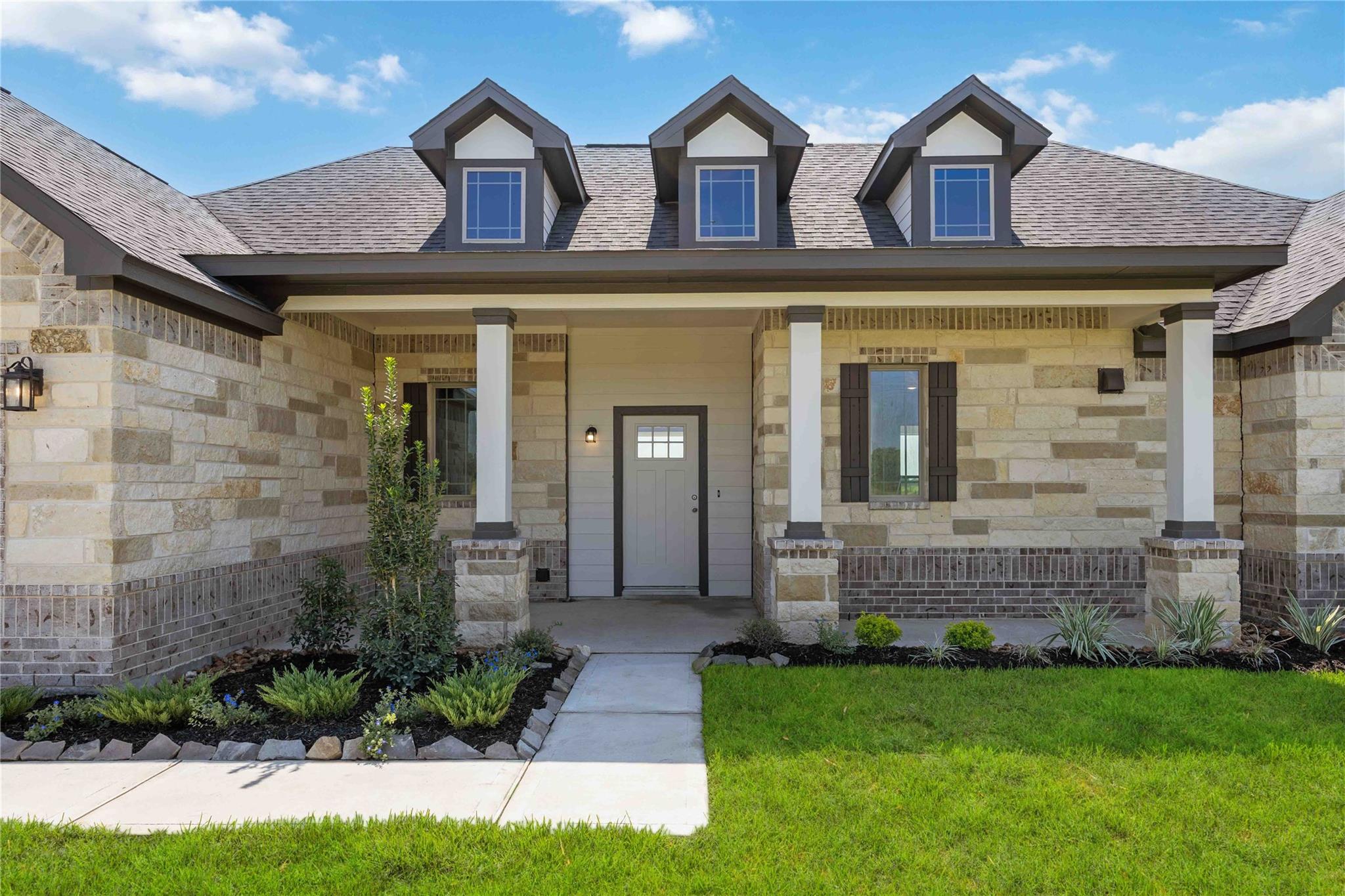 6727 Pelican Lane