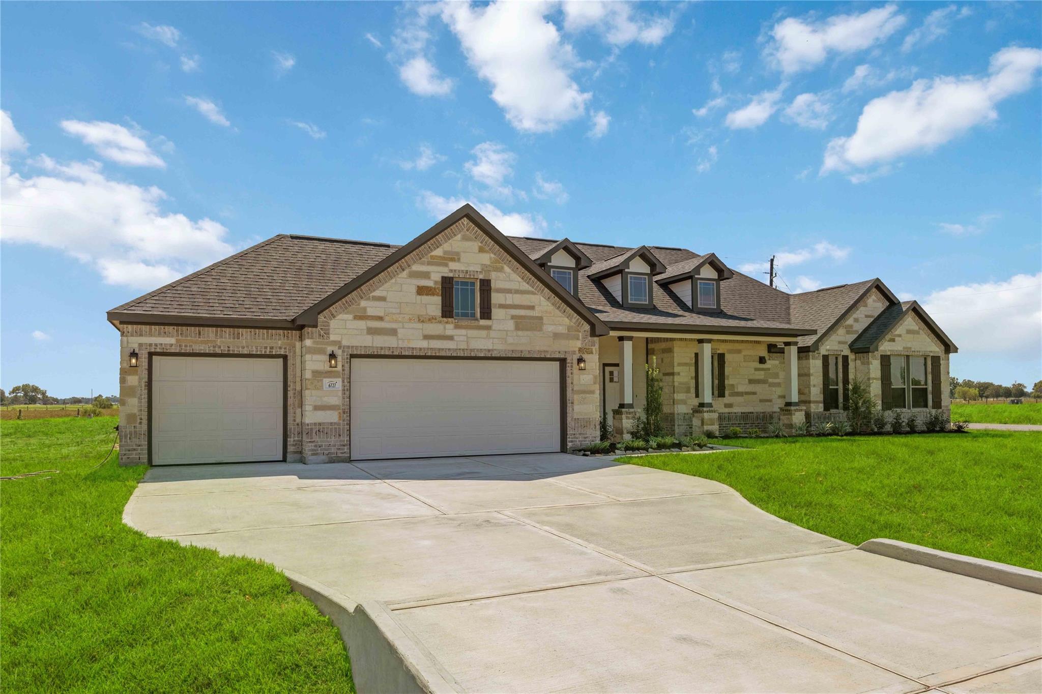 6727 Pelican Lane