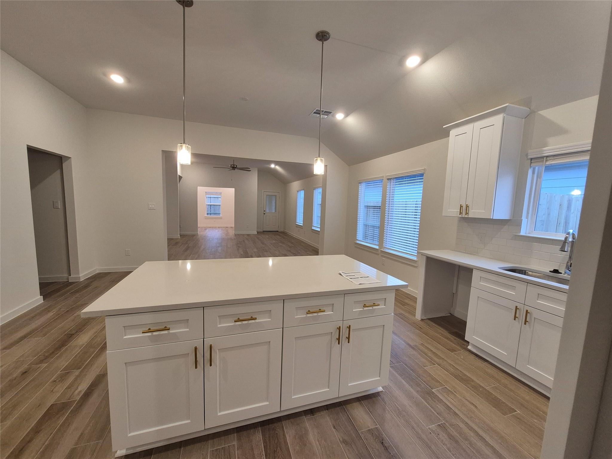 403 Dorion Lagoon