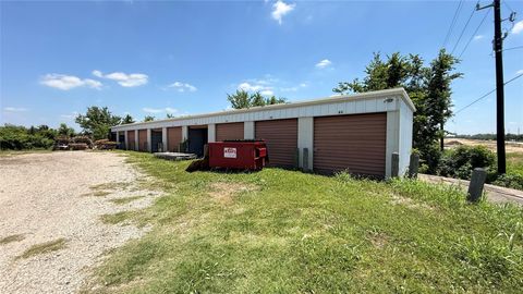 Photo of 1130 Fm 723 Road, Rosenberg, TX 77471 (MLS # 32098431)