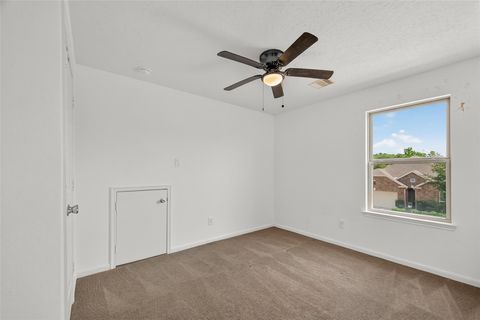 Tiny photo for 13019 Foxwood Creek Lane, Houston, TX 77044 (MLS # 97942577)