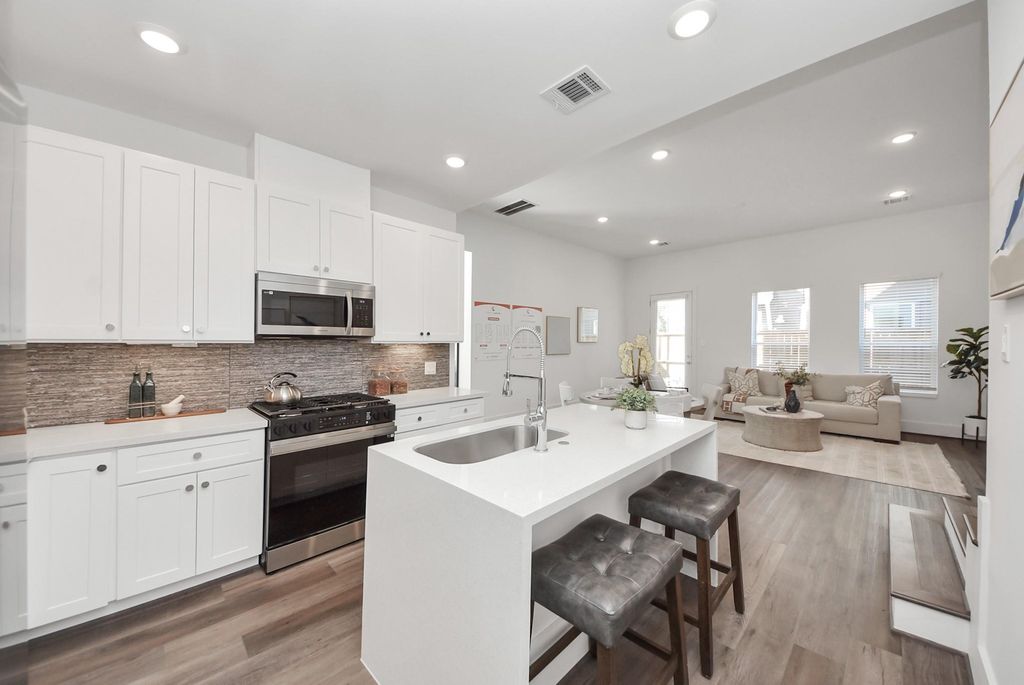 Photo of 7504 Carver Road #D, Houston, TX 77088 (MLS # 77602459)