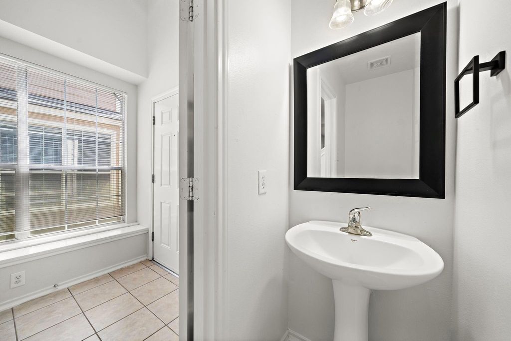 Photo of 25270 Finchgrove Lane, Katy, TX 77494 (MLS # 25583155)