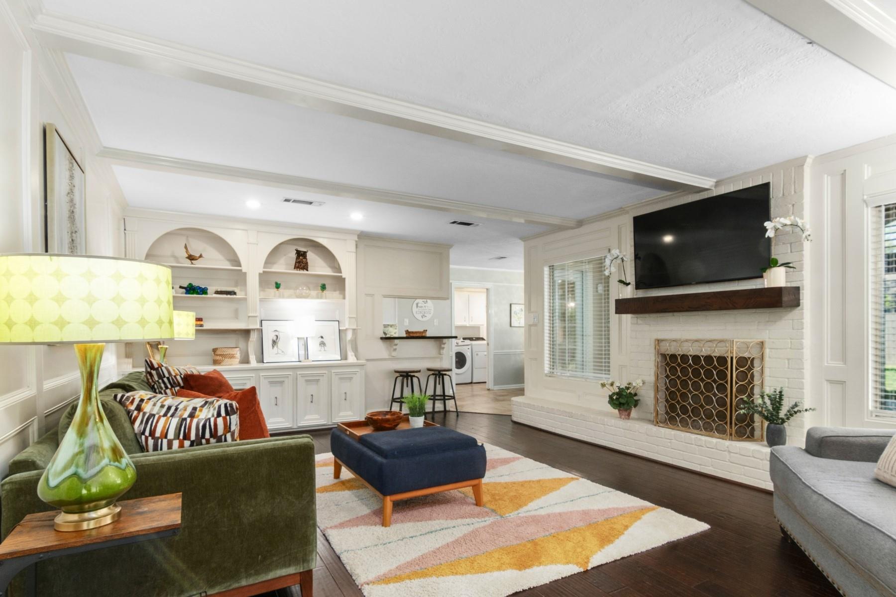 2411 Riverlawn Drive