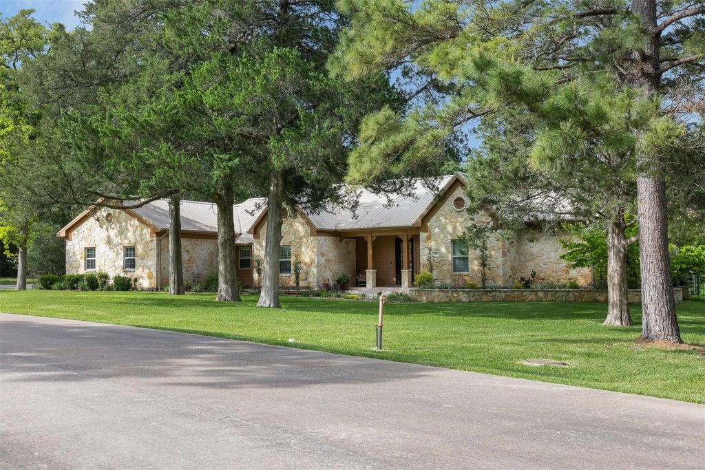 Photo of 404 Saint Andrews Drive, New Ulm, TX 78950 (MLS # 10575197)