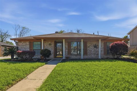 Photo of 10826 Sagecanyon Drive, Houston, TX 77089 (MLS # 47499830)