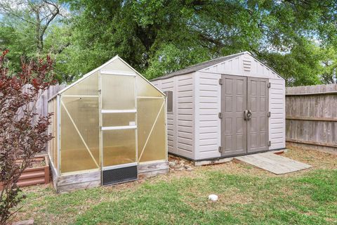 Tiny photo for 10915 Pecan Drive, La Porte, TX 77571 (MLS # 97195439)