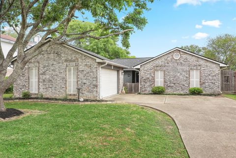 Tiny photo for 10915 Pecan Drive, La Porte, TX 77571 (MLS # 97195439)